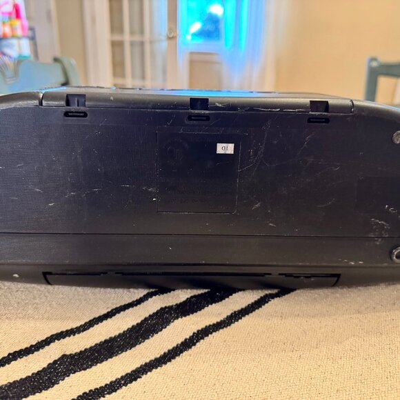 Sanyo CFS-205 Boombox-AM/FM Radio and Cassette Player - Picture 6 of 8